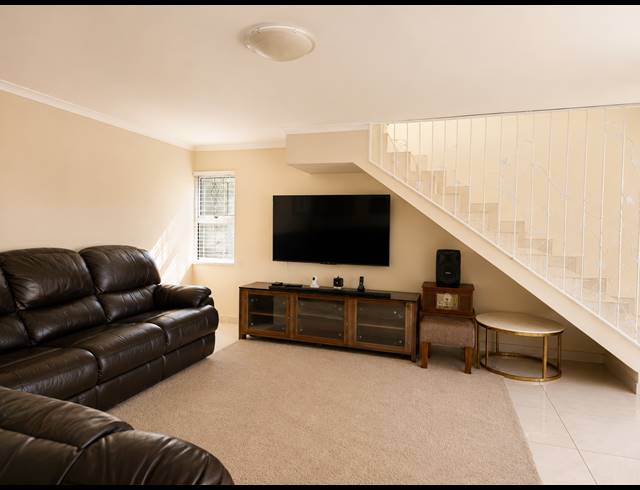 3 BEDROOM TOWNHOUSE FOR SALE IN MORNINGSIDE